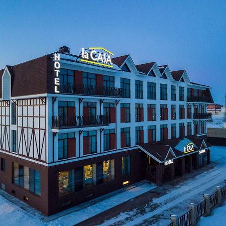 Lacasa Hotel Karagandy Екстериор снимка
