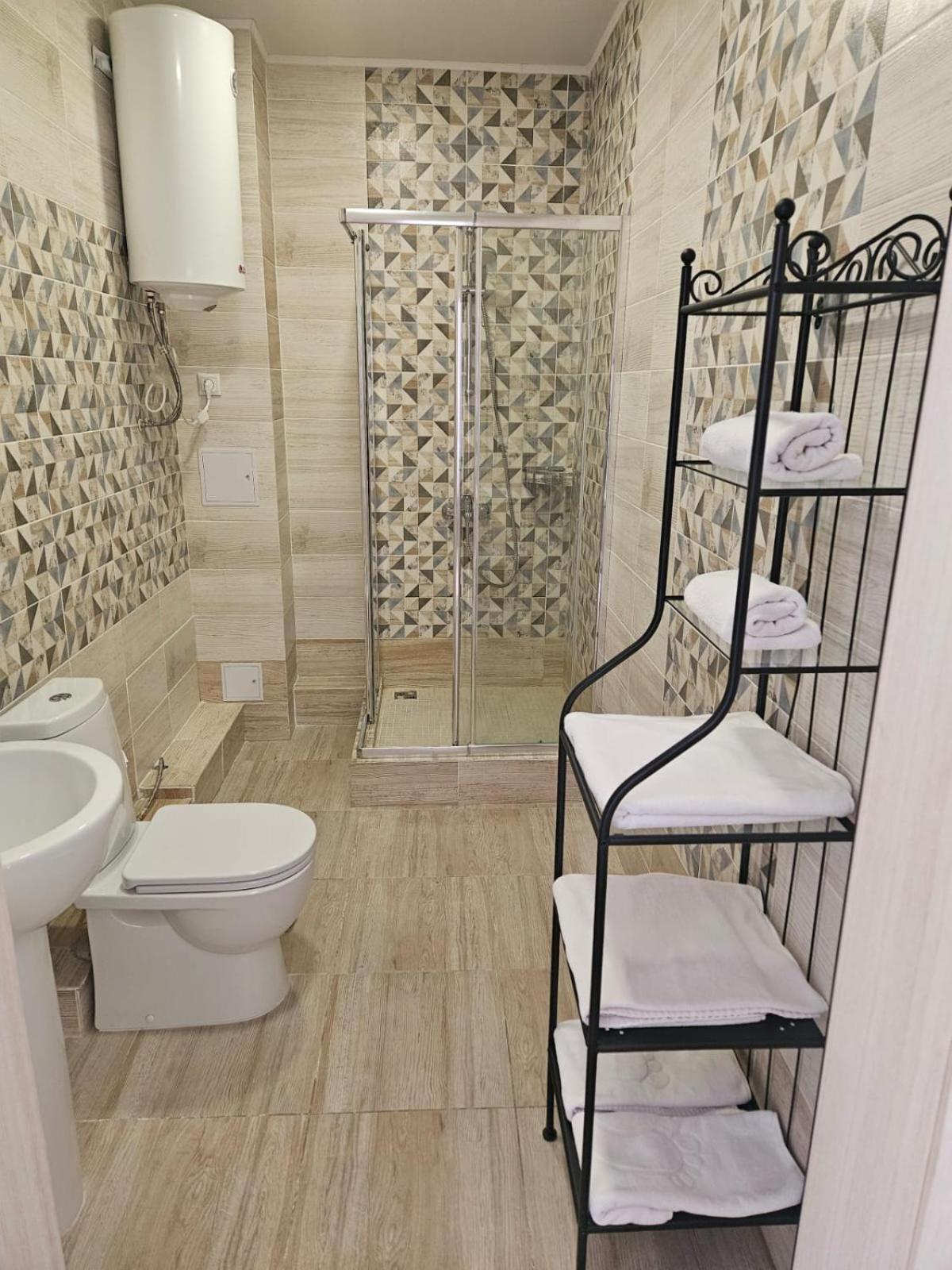 Lacasa Hotel Karagandy Екстериор снимка