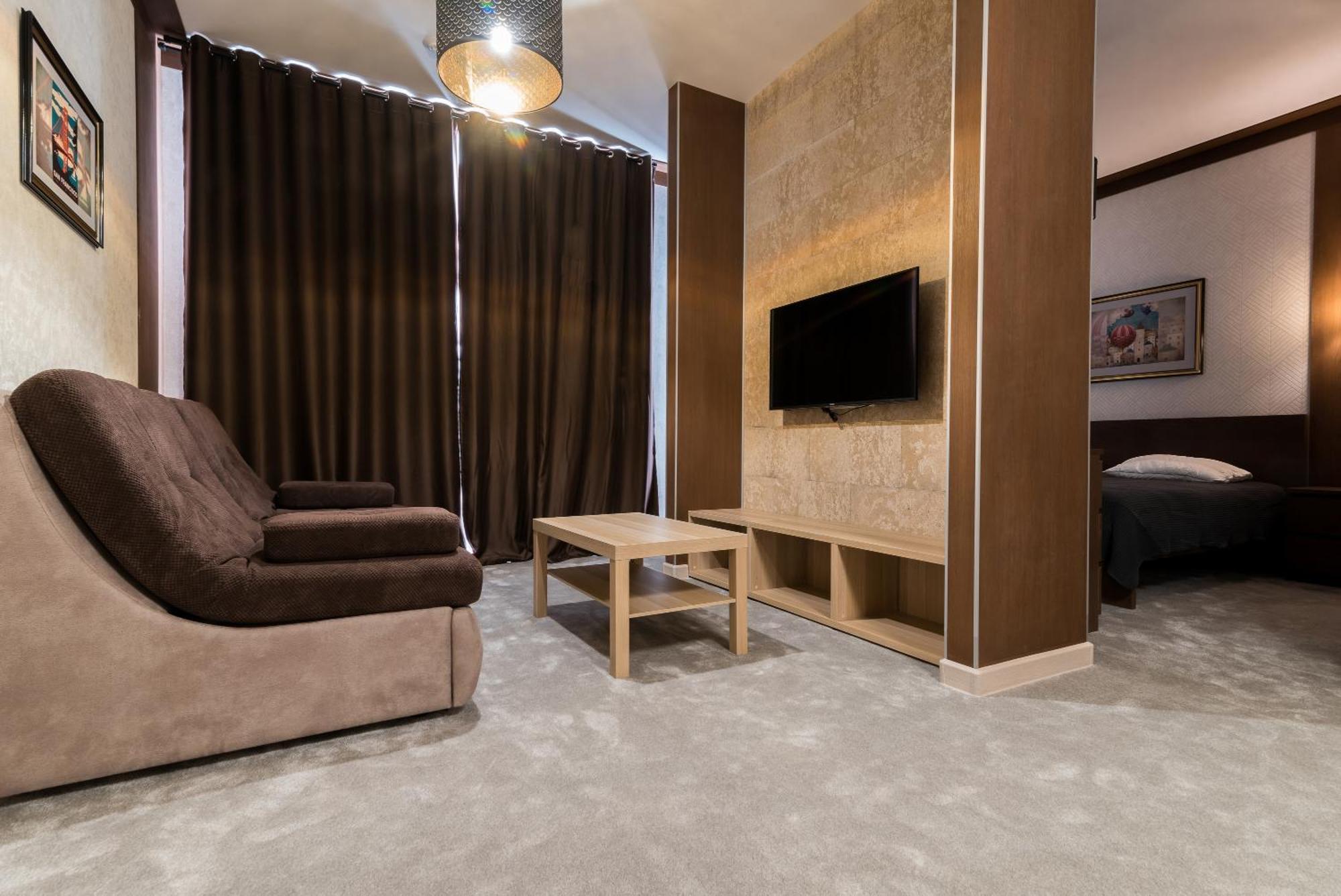 Lacasa Hotel Karagandy Екстериор снимка