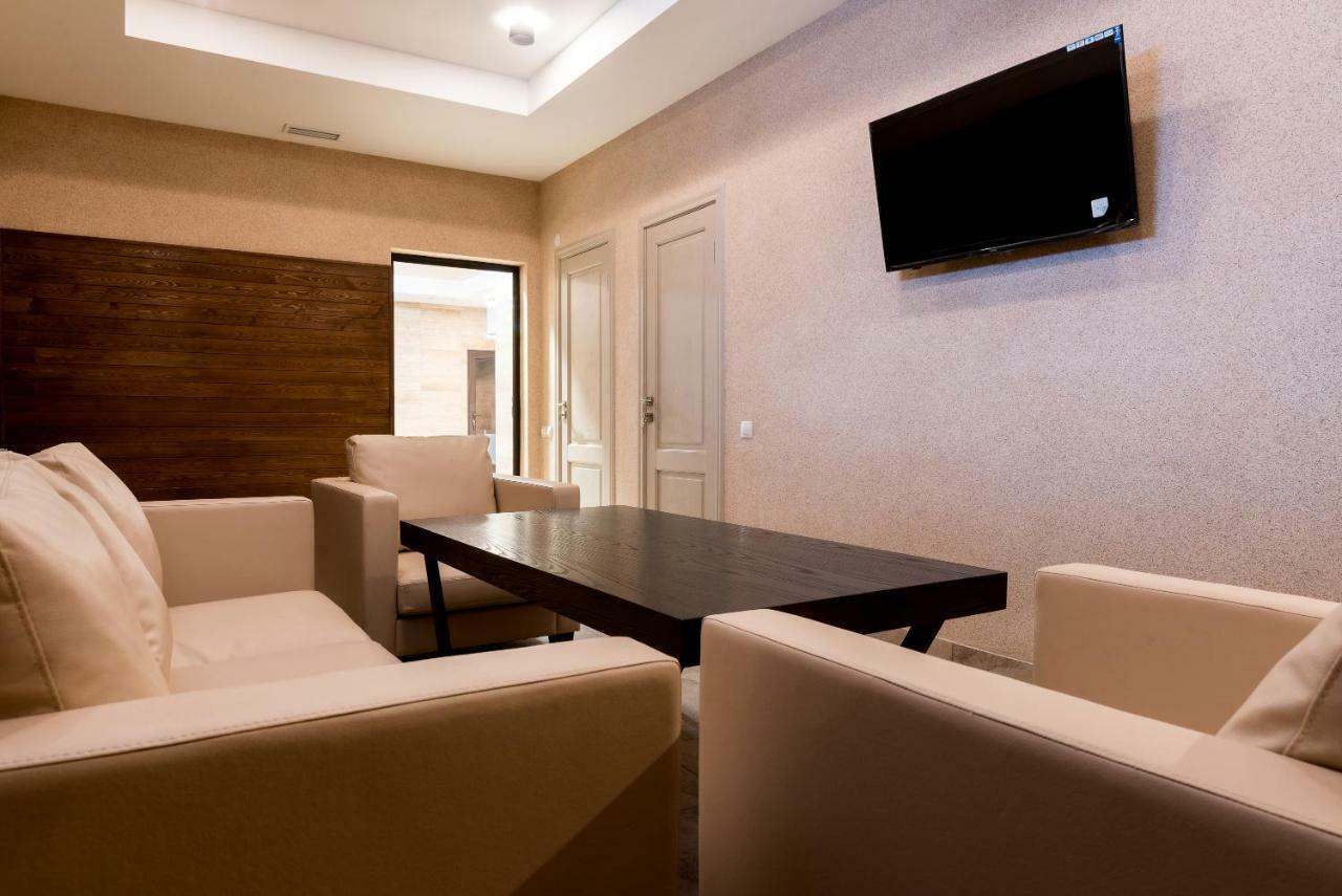 Lacasa Hotel Karagandy Екстериор снимка