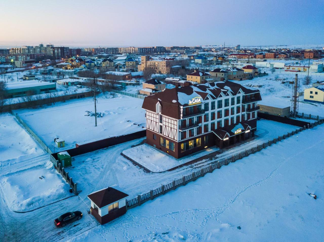Lacasa Hotel Karagandy Екстериор снимка