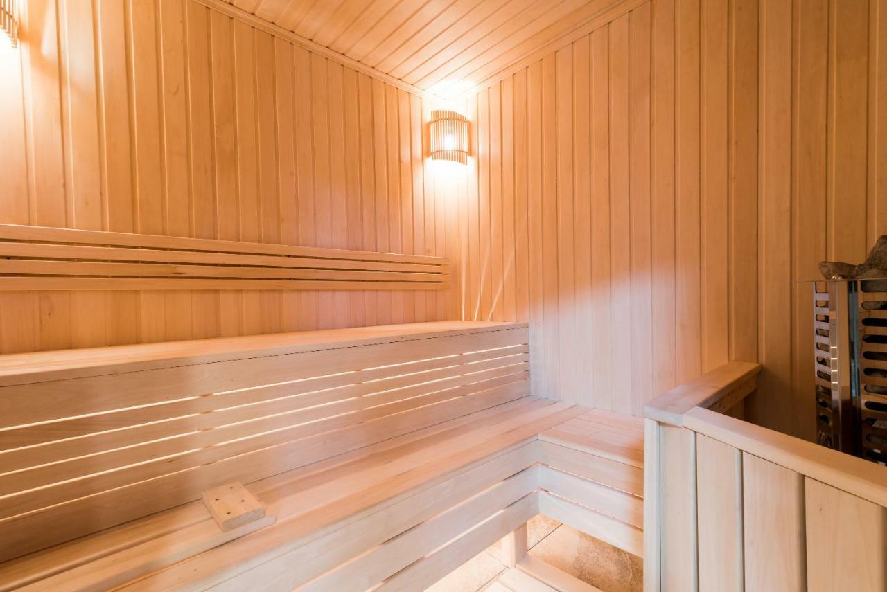 Lacasa Hotel Karagandy Екстериор снимка