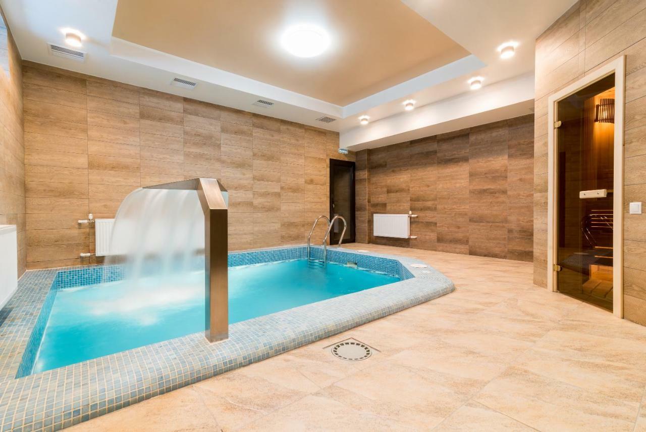 Lacasa Hotel Karagandy Екстериор снимка